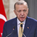 Ερντογάν: Απομάκρυνε τον υφυπουργό Παιδείας εξαιτίας των ενόπλων επιθέσεων σε σχολεία