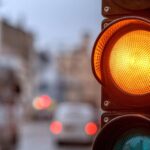 Φανάρια: Αν περάσω με πορτοκαλί θα με “γράψουν” οι κάμερες;