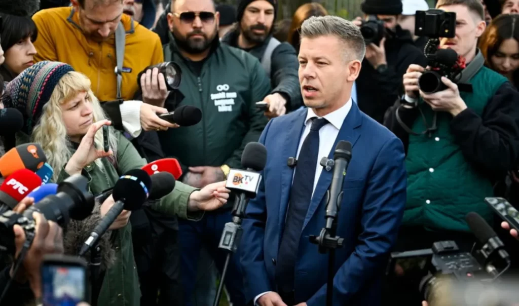 Politico: Πώς ο Πέτερ Μαγιάρ φιλοδοξεί να αποκαταστήσει τις σχέσεις της Ουγγαρίας με την ΕΕ