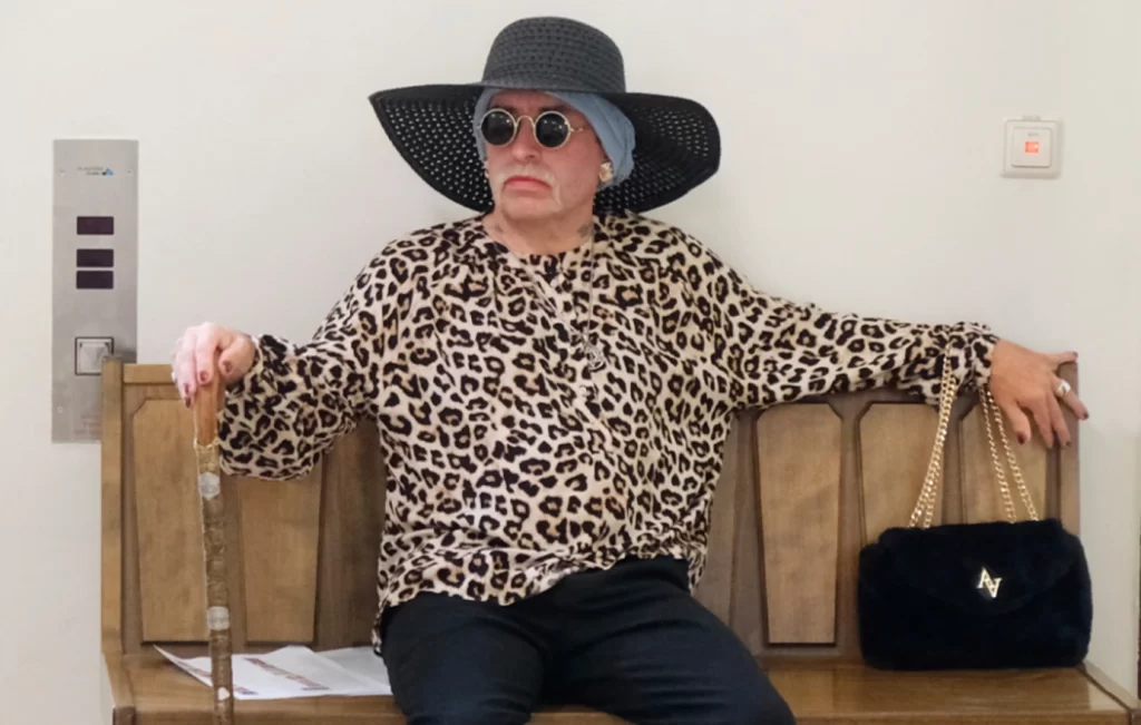 Γερμανός νεοναζί συνελήφθη στην Πράγα μετά την αλλαγή φύλου