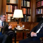 Συνάντηση του πρωθυπουργού Κυριάκου Μητσοτάκη με τον ΠτΔ Κωνσταντίνο Τασούλα