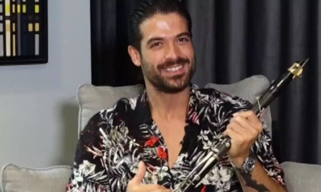 Ο Άρης Μουγκοπέτρος δίνει συμβουλές για τις κροτίδες