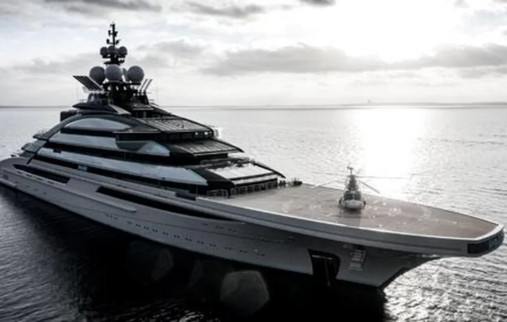 Ορμούζ: To superyacht του Ρώσου Αλεξέι Μορντάσοφ πέρασε τα Στενά