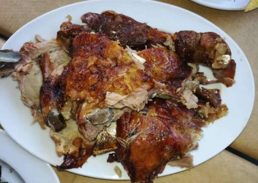 Αρνί στο Φούρνο… σα να το έψησες στη σούβλα (βίντεο)