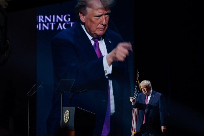 Τραμπ: Έρχονται αποκαλύψεις για UFO -«Βρήκαμε πολύ ενδιαφέροντα έγγραφα»