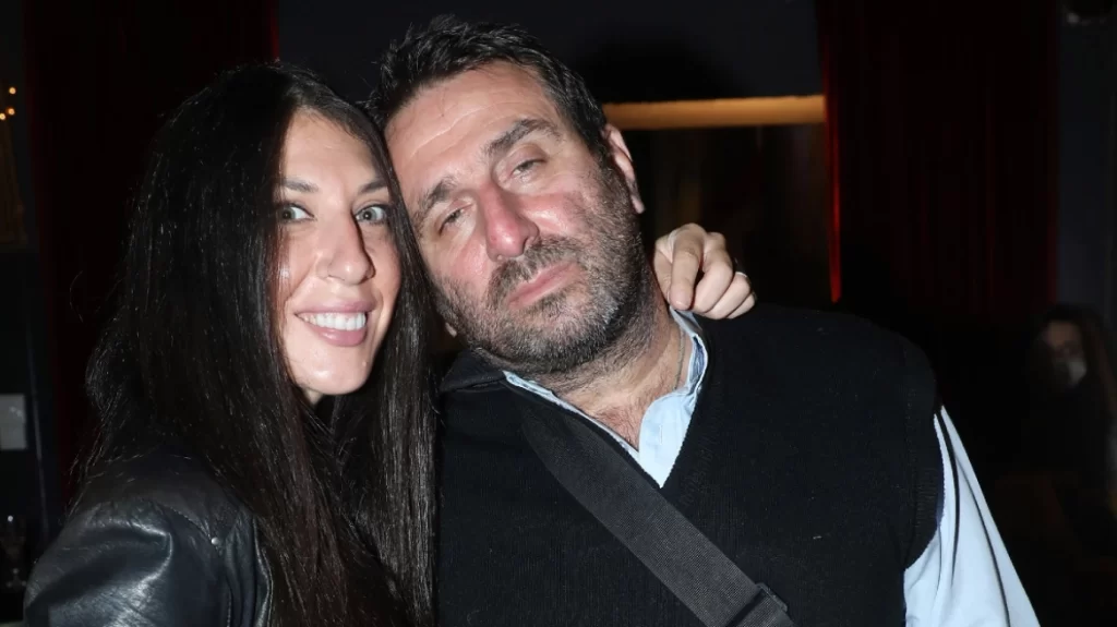 Βαλάσης: “Είμαι ερωτευμένος με τη γυναίκα μου και τη λατρεύω, τα έχω αφήσει όλα πάνω της”