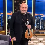 Ζωιδάκης: “Ο Βασίλης Καρράς για τους ανθρώπους που είχαμε την τύχη να είμαστε φίλοι του, δεν θα φύγει ποτέ”