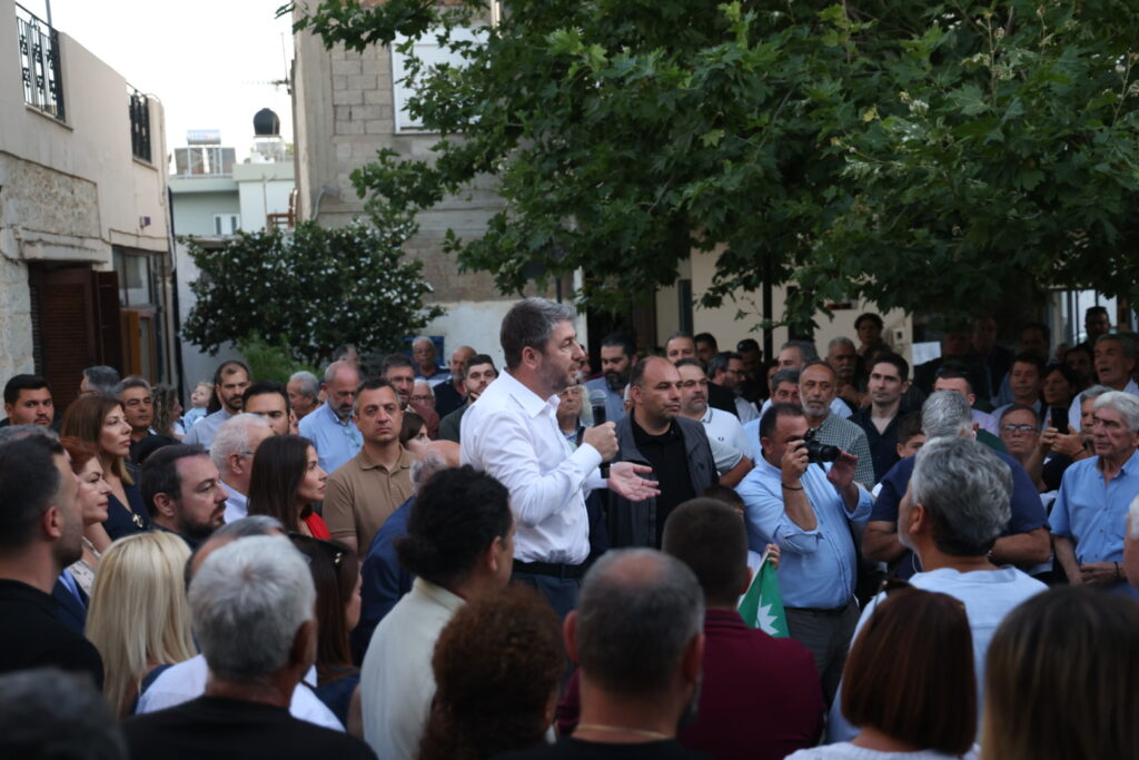 Ηράκλειο: Σφοδρή επίθεση Ανδρουλάκη στην κυβέρνηση από τα Καλέσα (video – φωτό)