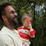 Ο Δημήτρης Αλεξάνδρου φωτογραφίζεται με τον γιο του Ο Δημήτρης Αλεξάνδρου φωτογραφίζεται με τον γιο του