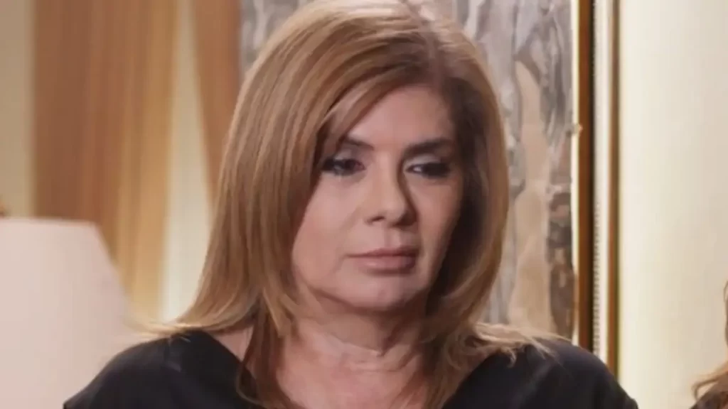 Γη της Ελιάς: Η Ασπασία αυτοκτονεί πάνω από τον τάφο του Κίμωνα Γη της Ελιάς: Η Ασπασία αυτοκτονεί πάνω από τον τάφο του Κίμωνα