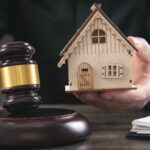 «Φρένο» σε κατασχέσεις και πλειστηριασμούς χωρίς προηγούμενη ρύθμιση οφειλών