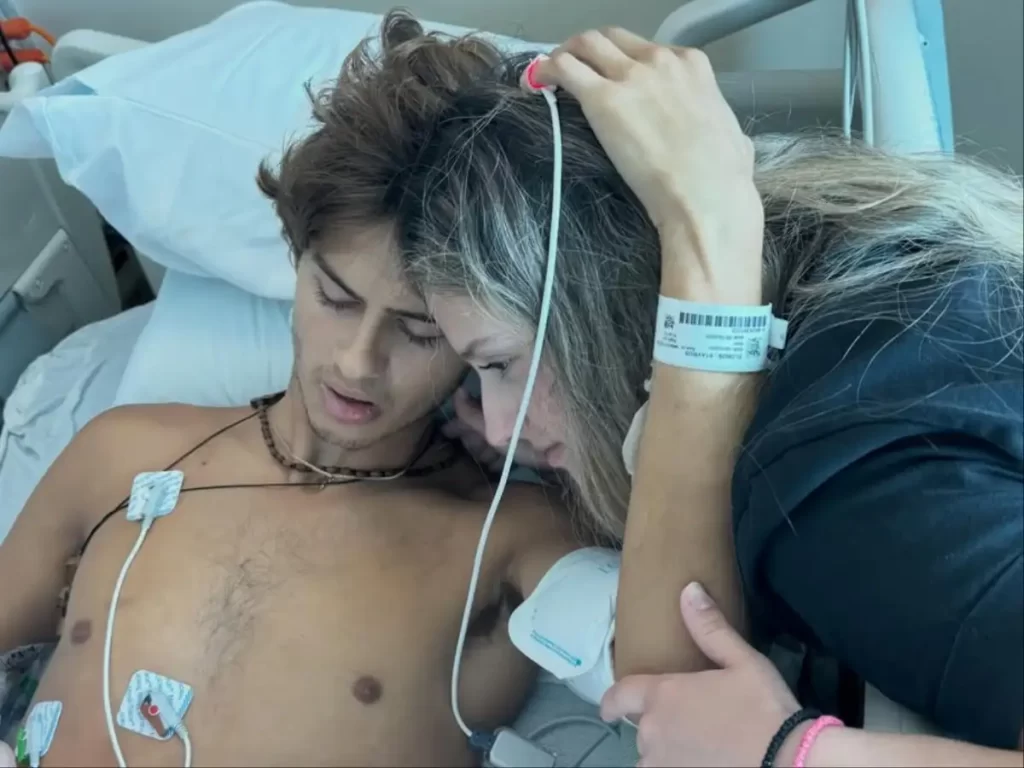 Σταύρος Φλώρος: Οι αδελφές του στο πλευρό του στις ΗΠΑ Σταύρος Φλώρος: Οι αδελφές του στο πλευρό του στις ΗΠΑ