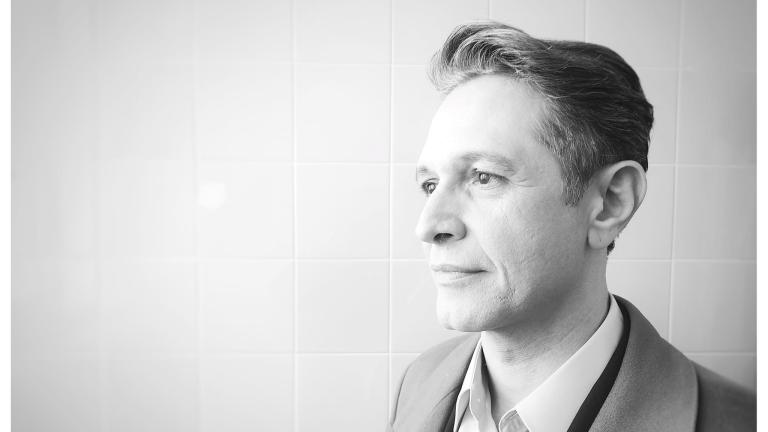 Χειλάκης: “Στην κηδεία της μητέρας μου πήρα το φτυάρι και σκέπασα τα πόδια της για να μην κρυώνει”