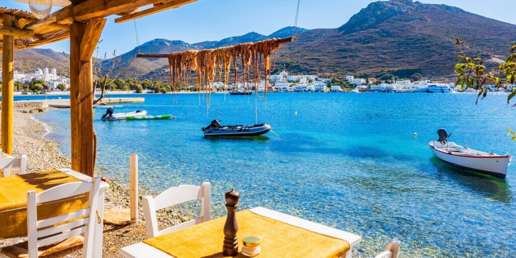 Η Ελλάδα παραδίδει μαθήματα: Το χταπόδι δεν βράζει σε νερό, ψήνεται στα κάρβουνα με λεμόνι και ρίγανη Η Ελλάδα παραδίδει μαθήματα: Το χταπόδι δεν βράζει σε νερό, ψήνεται στα κάρβουνα με λεμόνι και ρίγανη