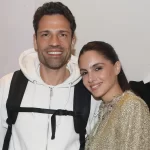 Αλεξάνδρα Νίκα: Η τρυφερή φωτογραφία αγκαλιά με τα δυο της παιδιά στο σαλόνι του σπιτιού
