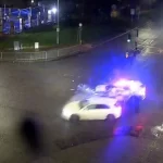Βρετανία: Πέρασε με κόκκινο και εμβόλισε περιπολικό, έπειτα τυλίχθηκε στις φλόγες